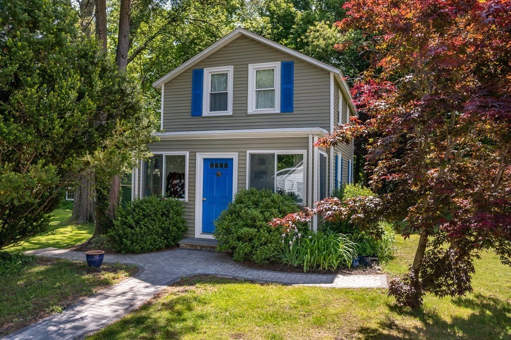 4 Lookout Ave, Natick, MA 01760