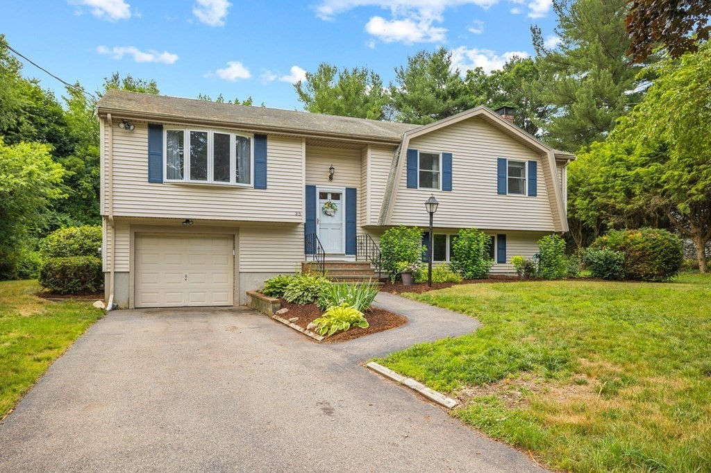 35 Lorraine Dr, Stoughton, MA 02072