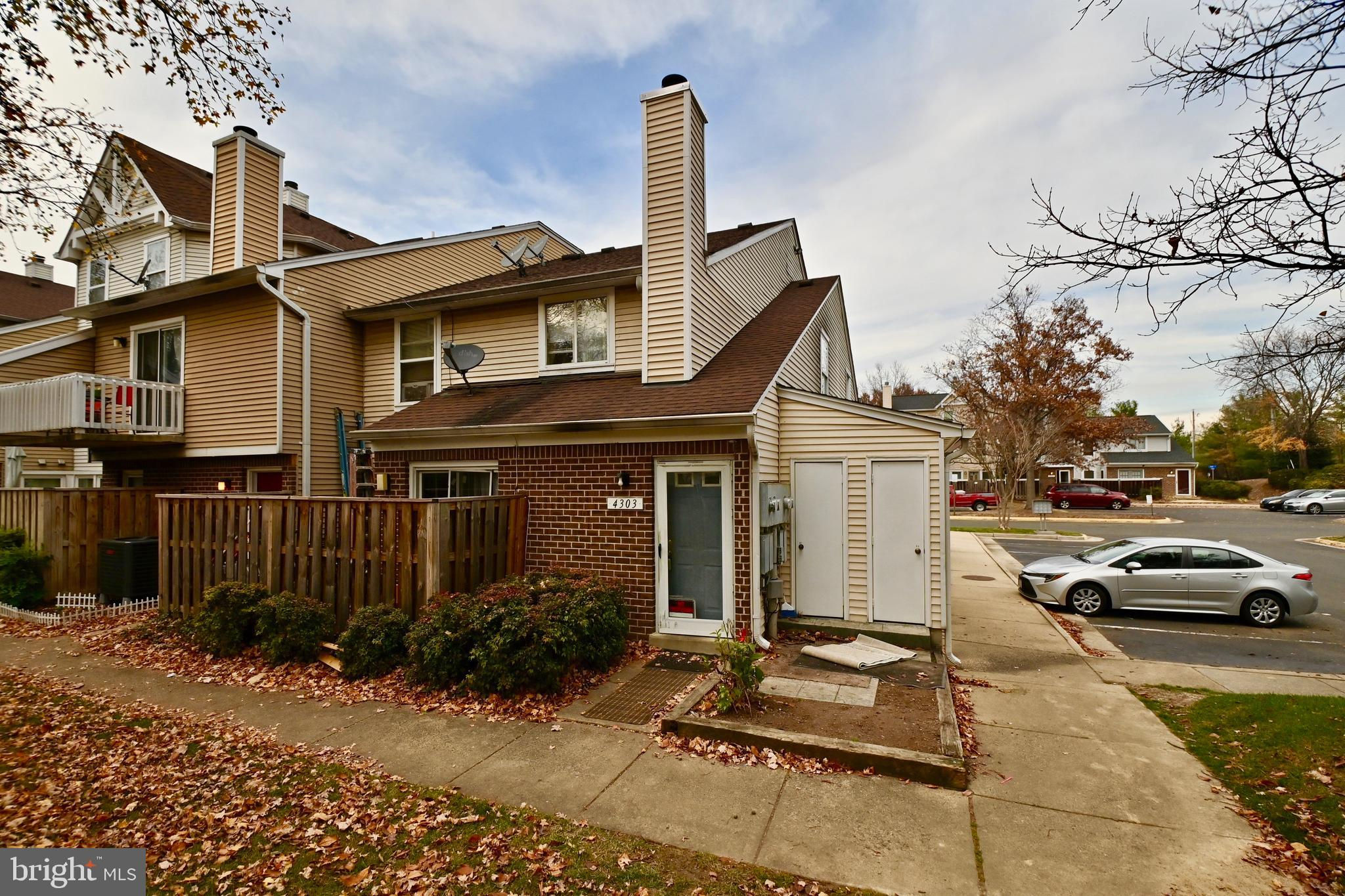 4303 Pembrook Village Drive 15, Alexandria, VA 22309