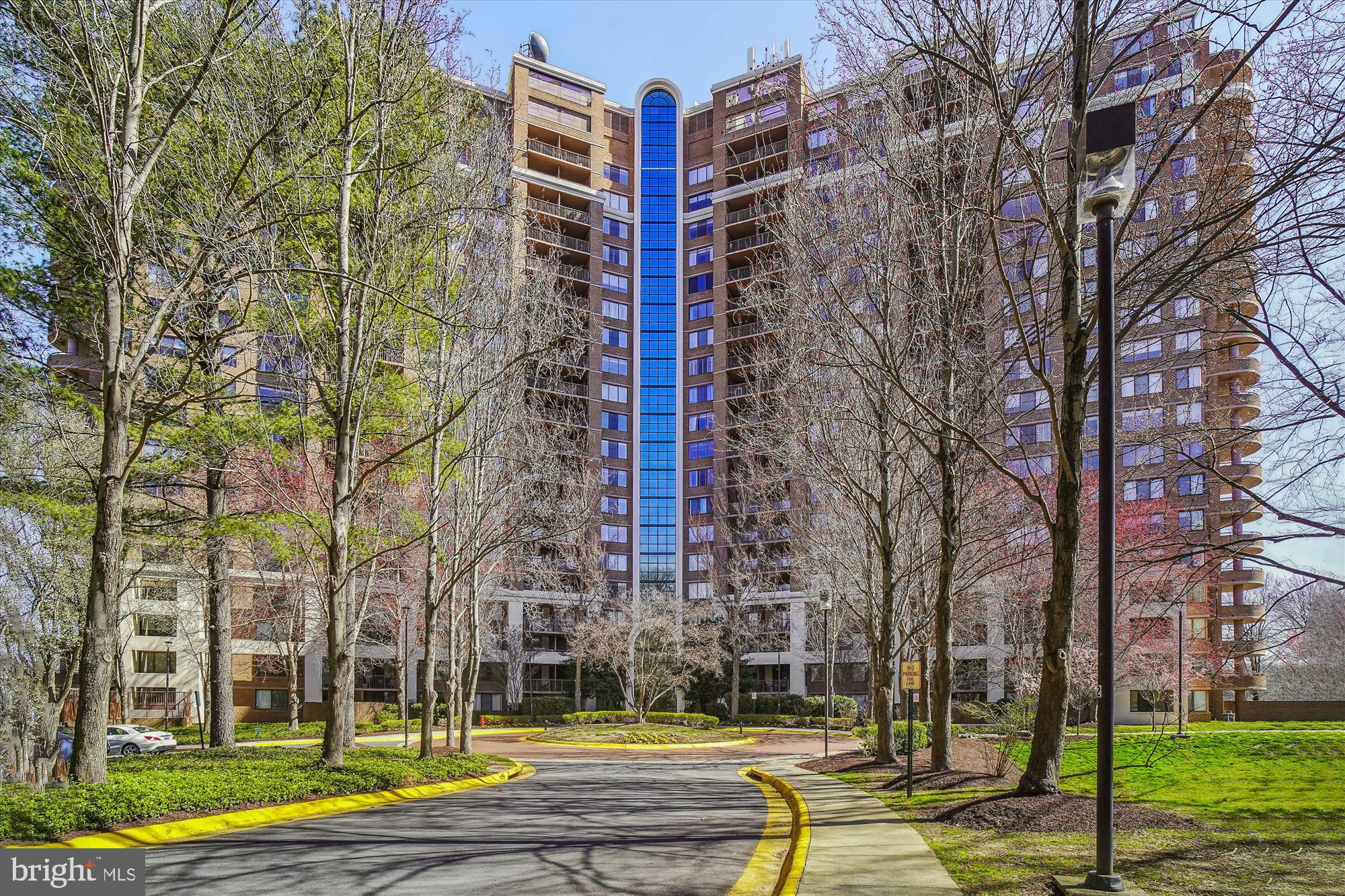 10101 Grosvenor Place 1406, Rockville, MD 20852