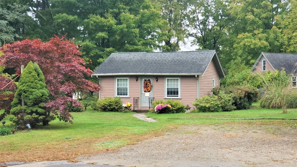 37 Cape Road, Mendon, MA 01756