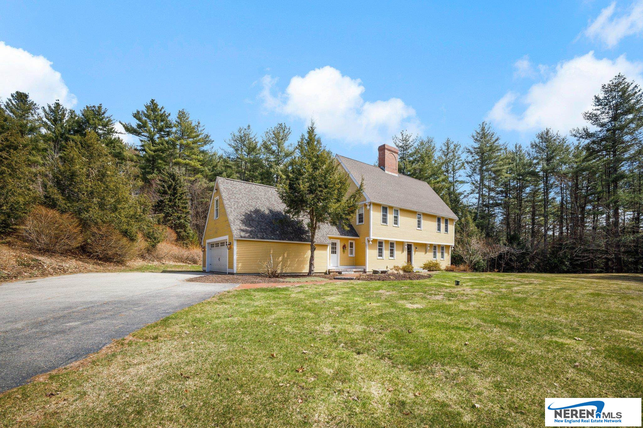 21 Buckingham Drive, Bow, NH 03304