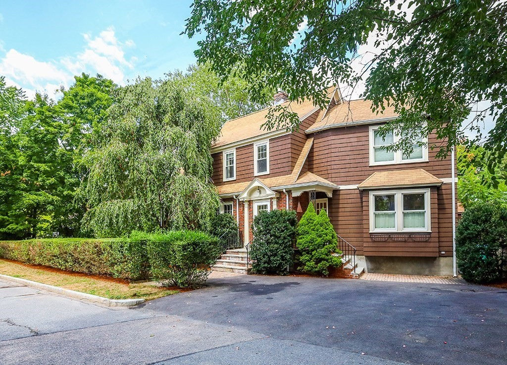 65 Woodbine St, Newton, MA 02466