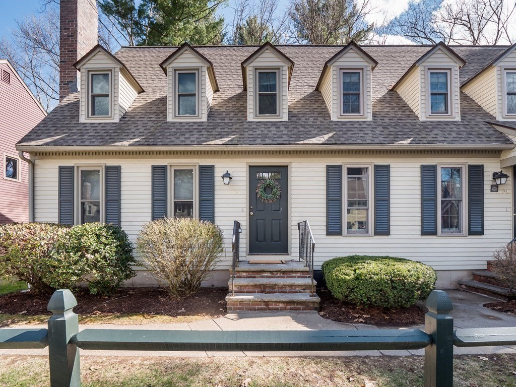 121 Wellman Ave 121, Chelmsford, MA 01863