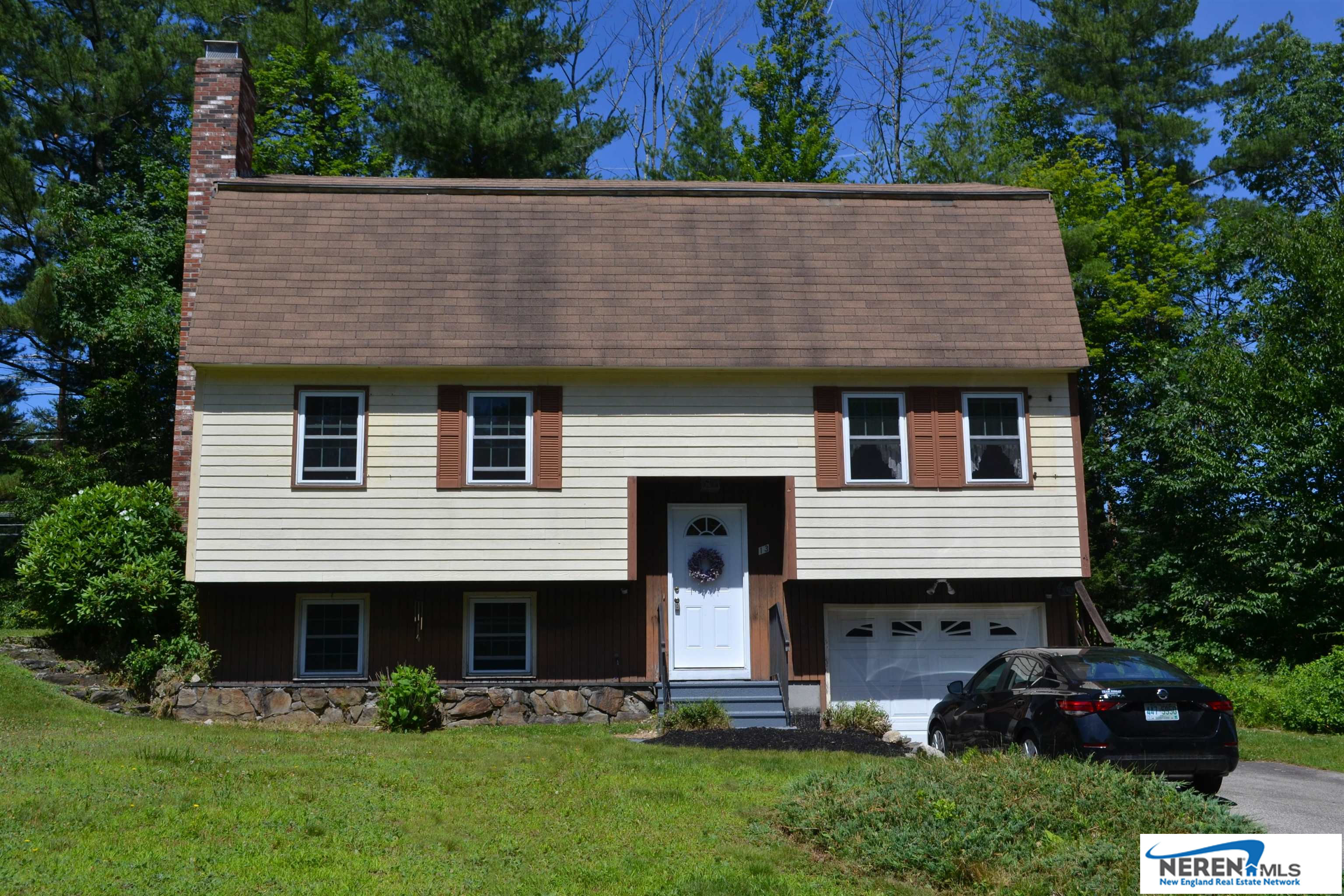 13 Chestnut Hill Drive, Londonderry, NH 03053