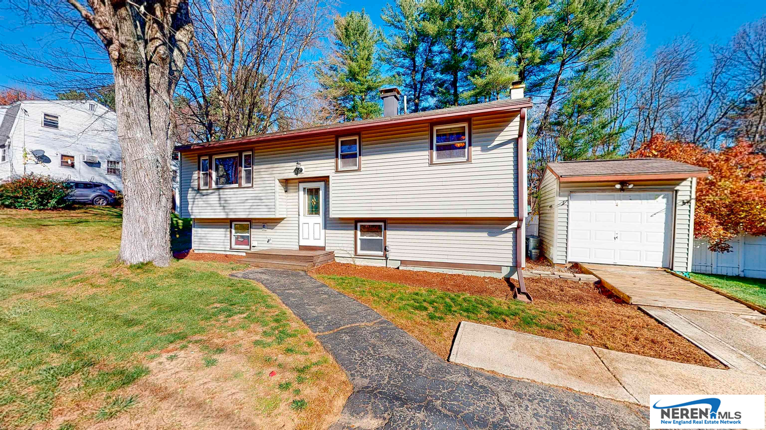 16 Lantern Lane, Merrimack, NH 03054