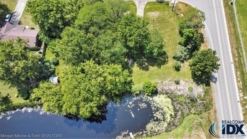 1221 Thistleridge Drive, Holly, MI 48442