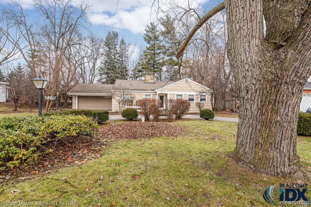 2374 Rutherford Road, Bloomfield Township, MI 48302