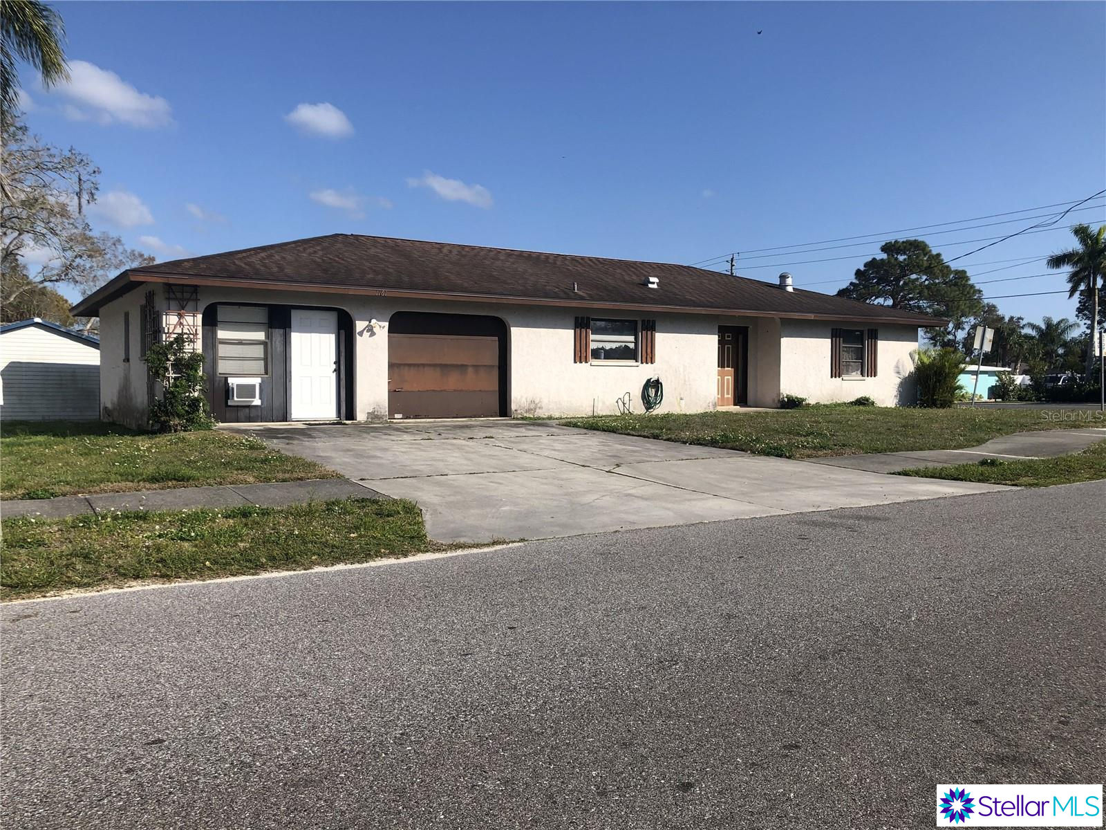 1161 S Brink Avenue, Sarasota, FL 34237