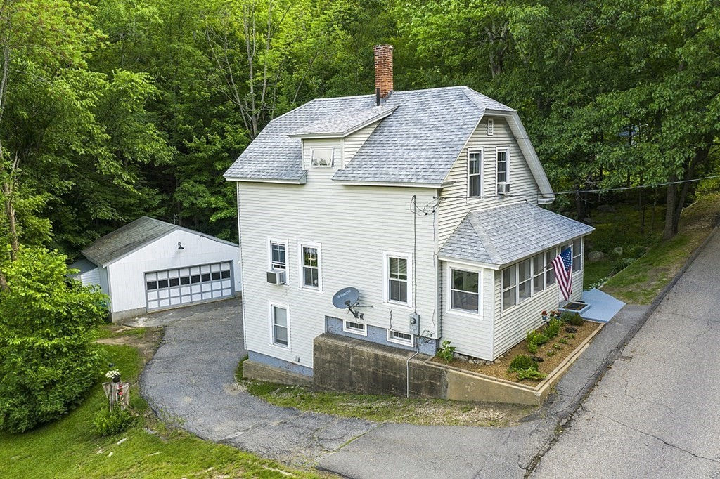 696 Hapgood St, Athol, MA 01331