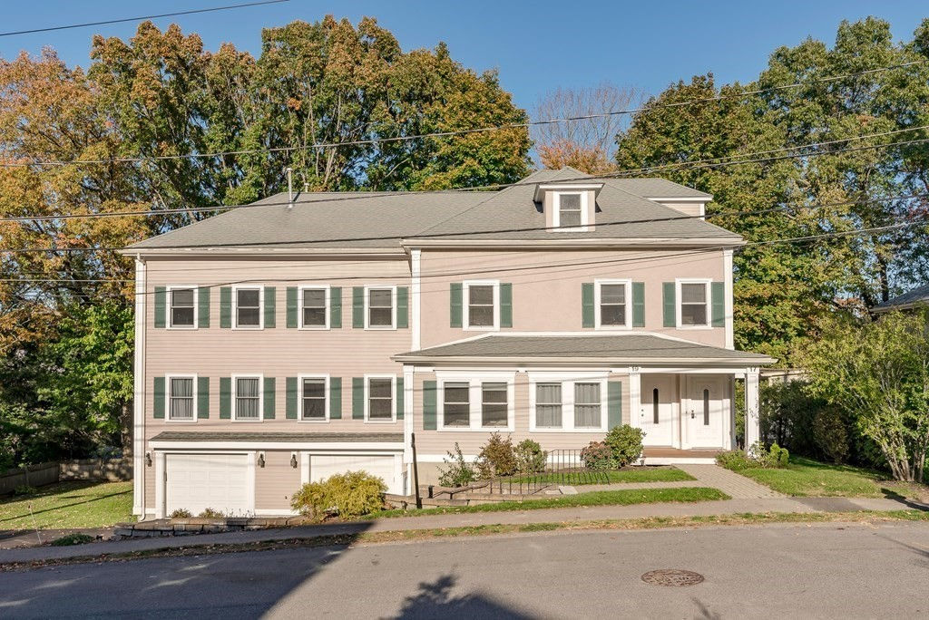 17 Pleasant Street 17, Wellesley, MA 02482