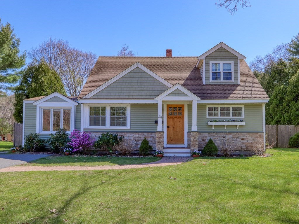 24 Bacon St, Natick, MA 01760