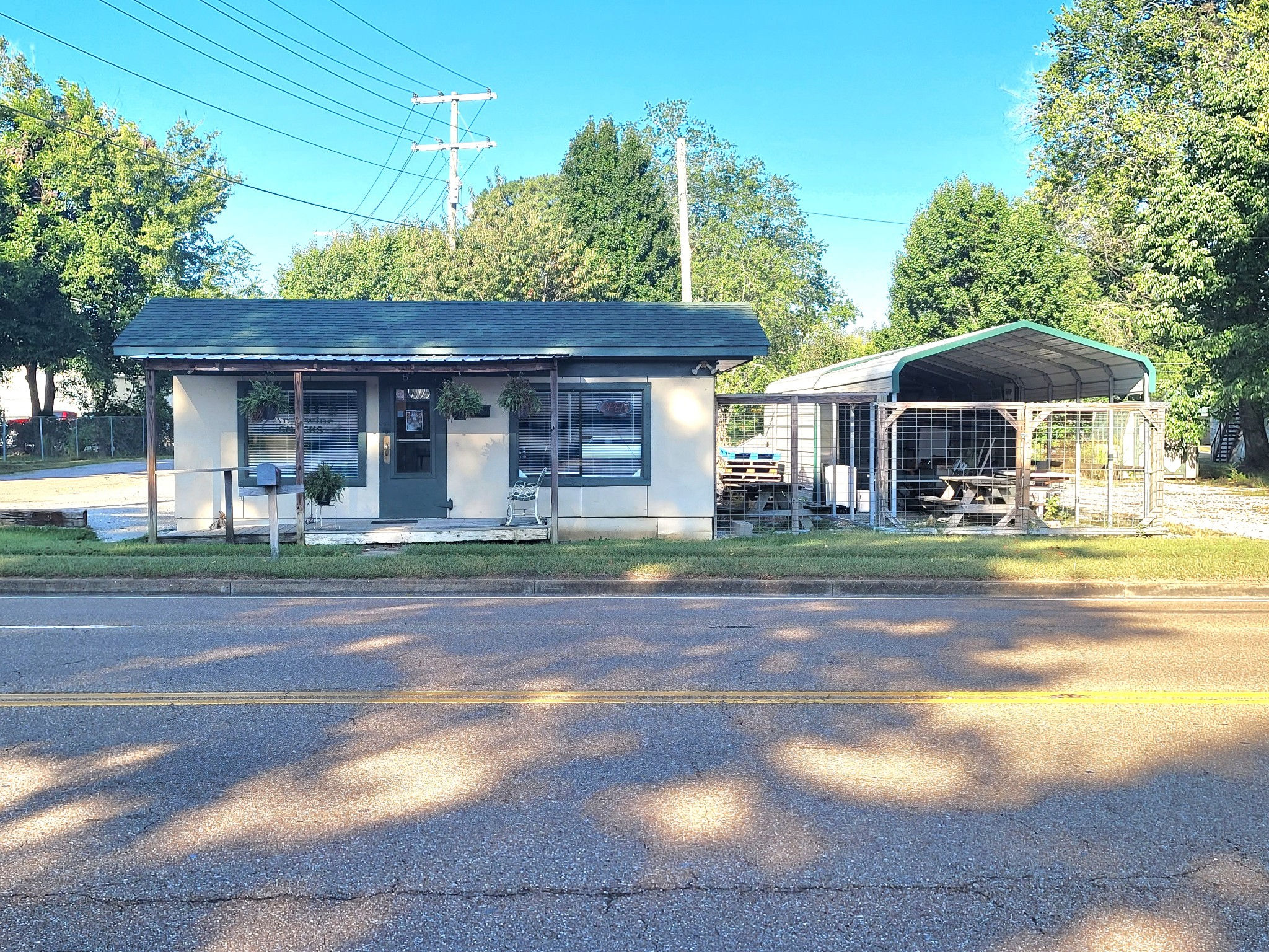 85 Tennessee Ave N, Parsons, TN 38363