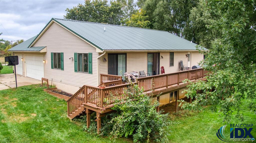 8484 Sober Road, Fowlerville, MI 48836 is now new to the market! The Baker Group Realtors