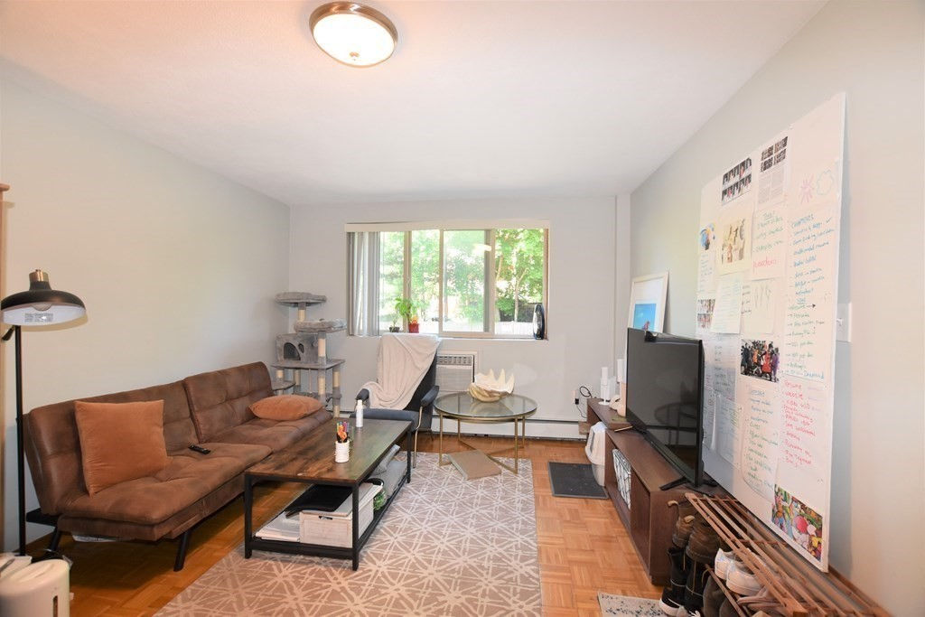 33 Cogswell Ave 7, Cambridge, MA 02140