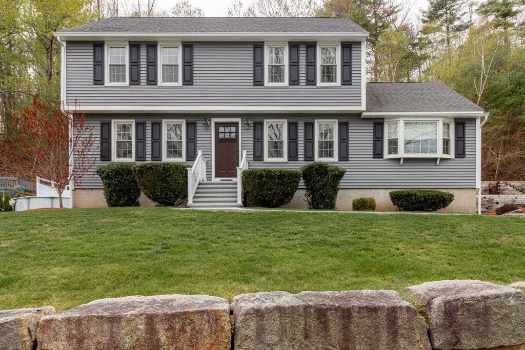 50 Overlook Dr, Tewksbury, MA 01876