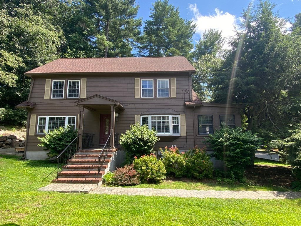 4 Ivanhoe Drive, Lynnfield, MA 01940