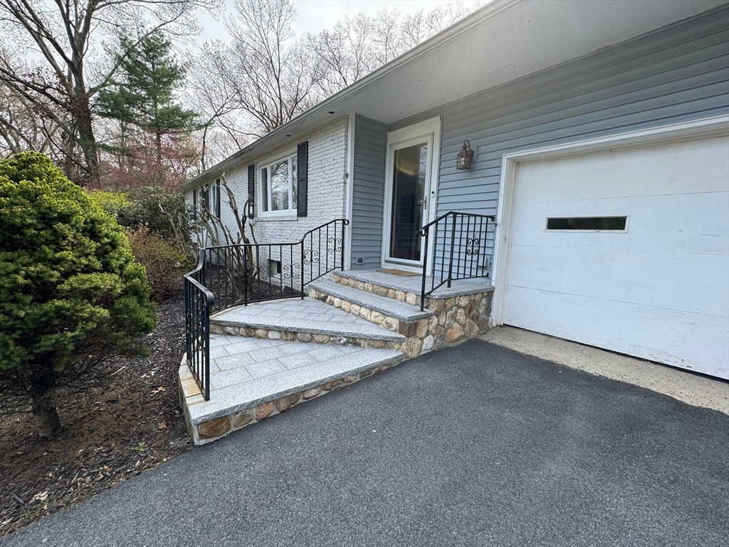 43 Juniper Road, Andover, MA 01810