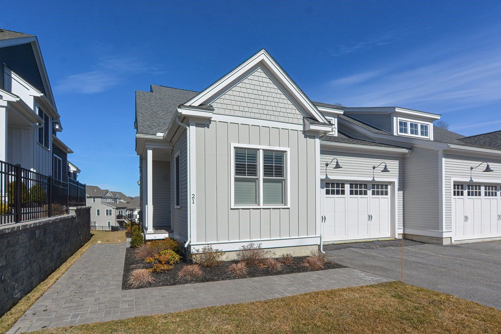 21 Birkdale Lane 21, Hopkinton, MA 01748