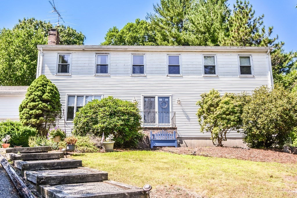 91 Flanagan Drive, Framingham, MA 01701