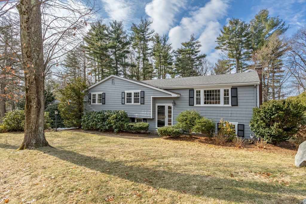 27 Crestwood Drive, Framingham, MA 01701