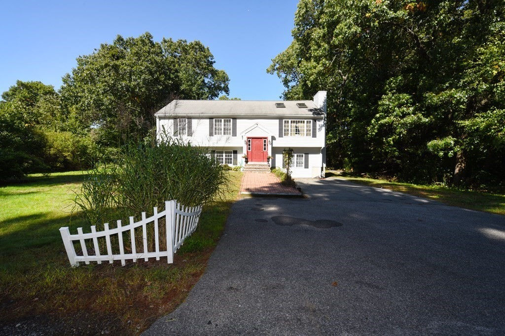 238 Forest St, Rockland, MA 02370