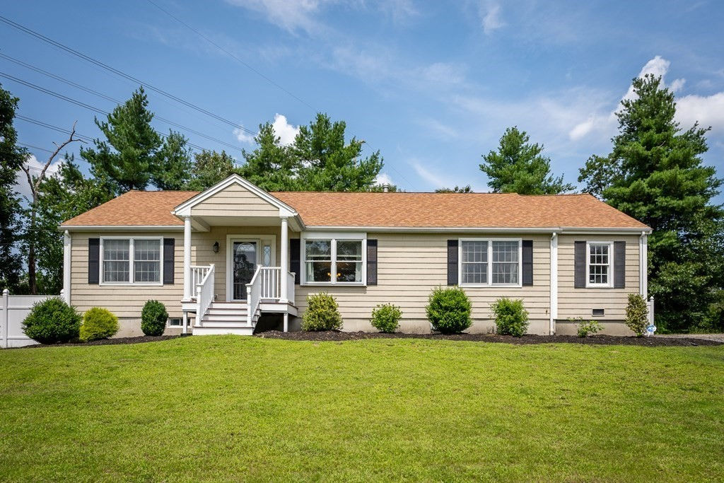 430 Weymouth St, Holbrook, MA 02343