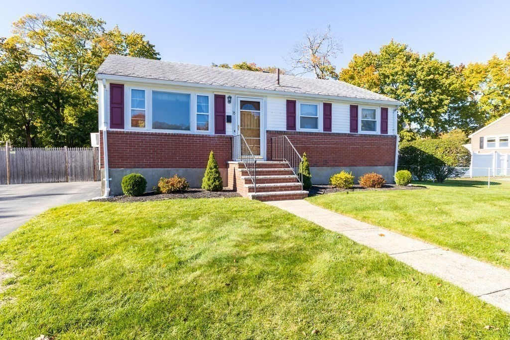 15 Levin Rd, Rockland, MA 02370