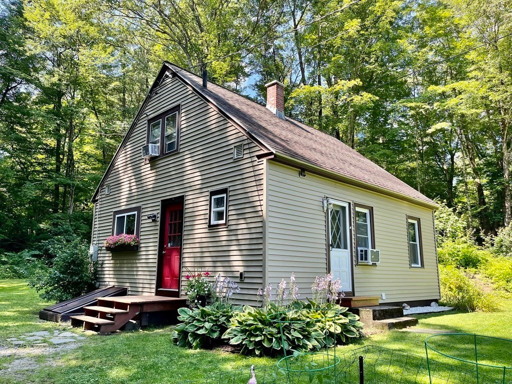 36 Robbins Road, Greenfield, MA 01301