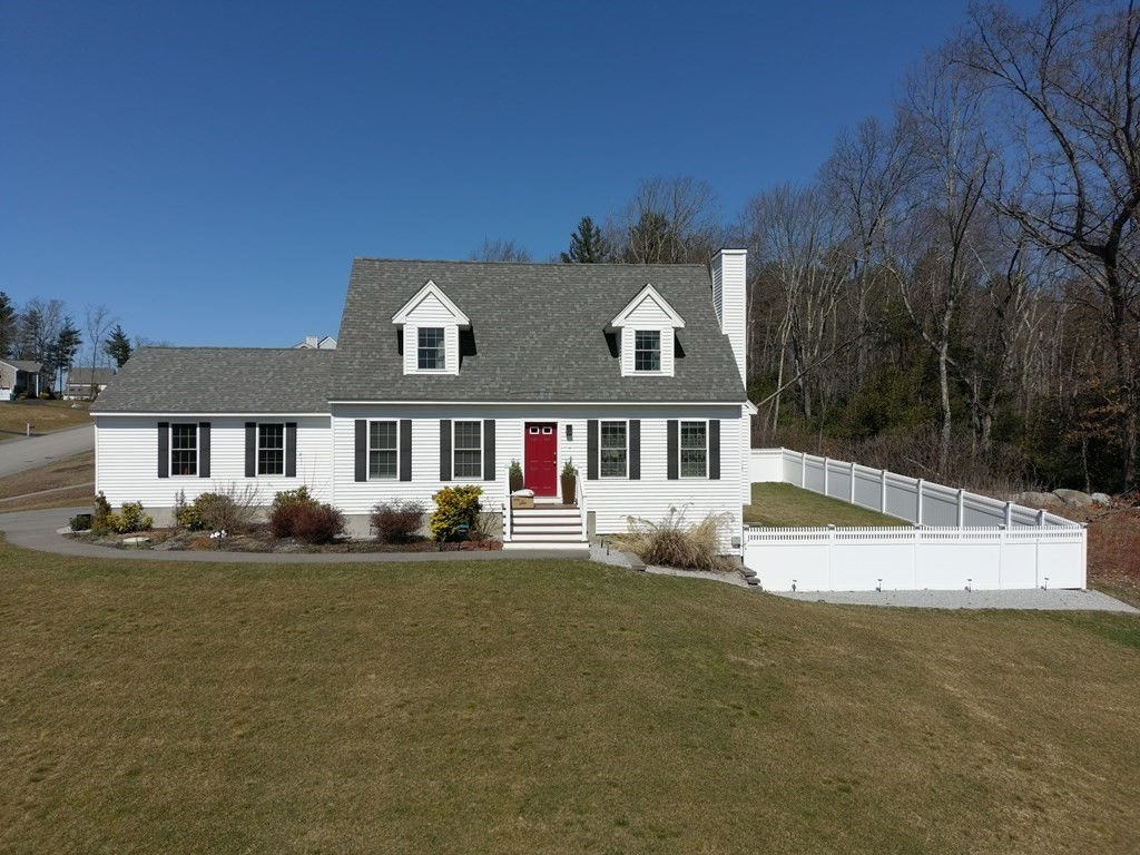 7 Hemlock Dr, Ayer, MA 01432