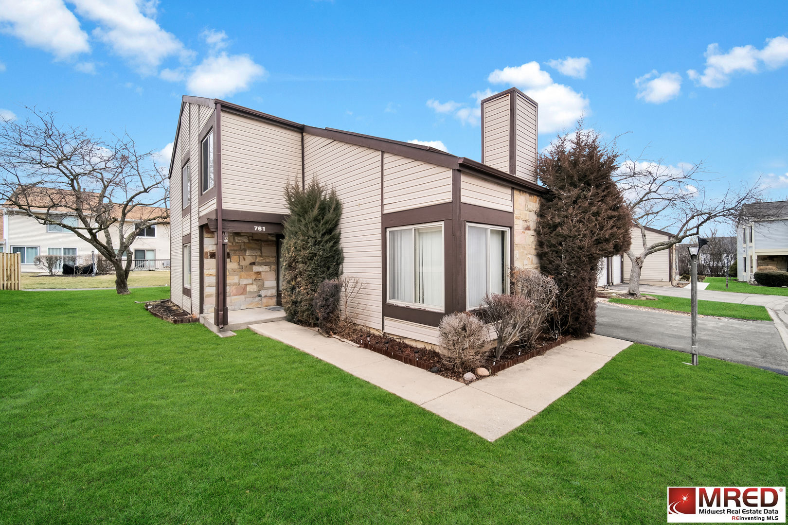 761 Colorado Court, Carol Stream, IL 60188