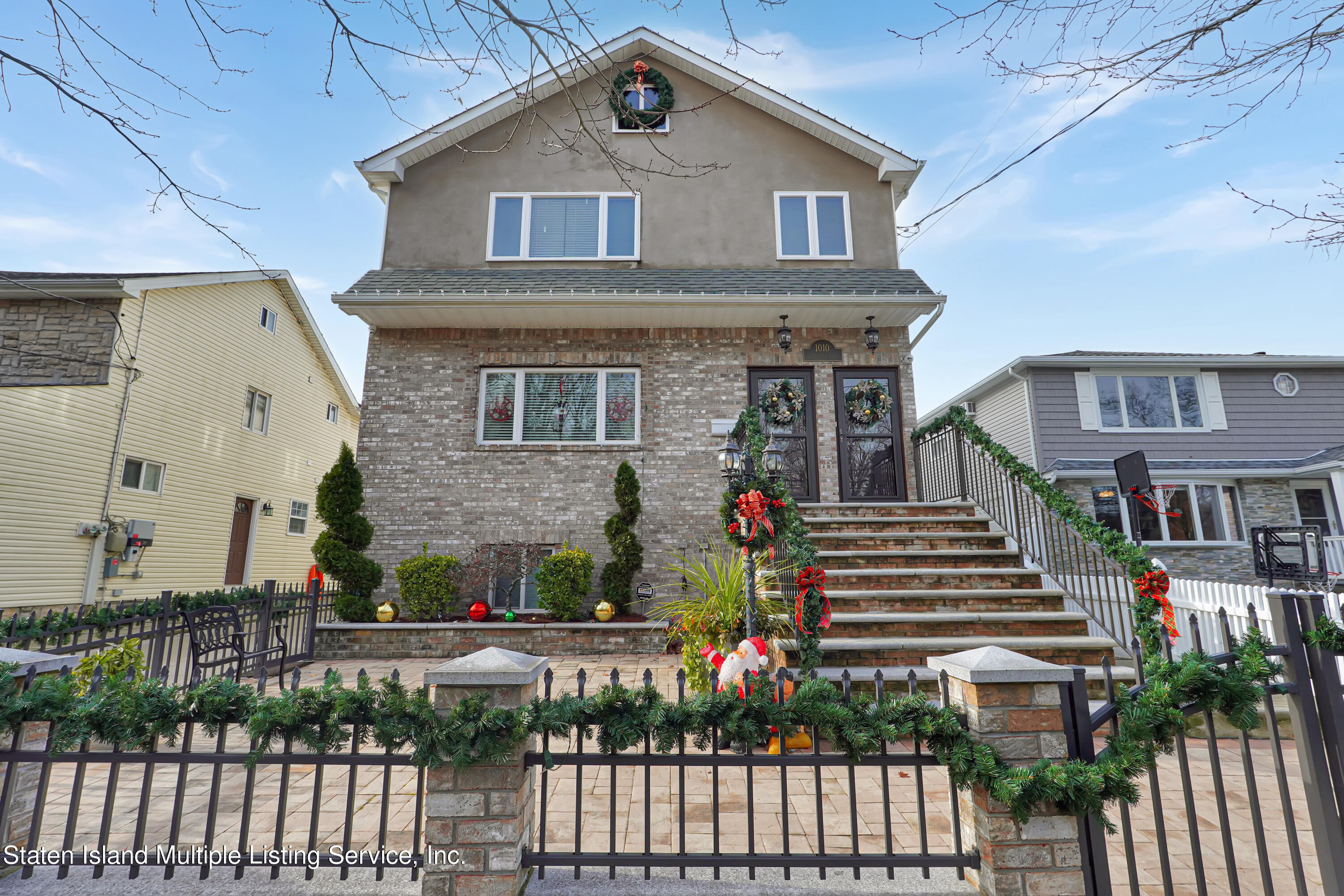 1010 Huguenot Avenue, Staten Island, NY 10312