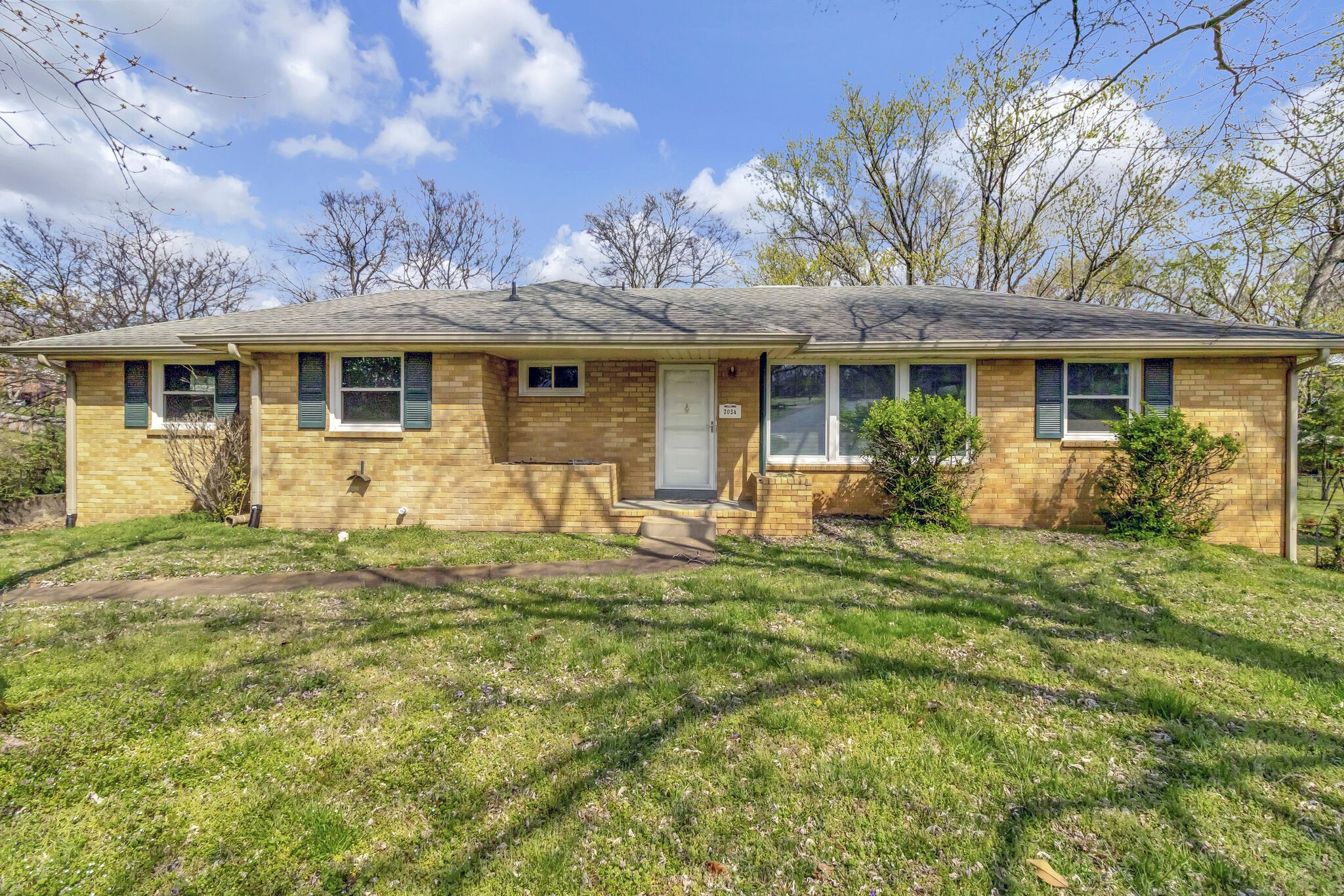 2034 Hickory Hill Ln, Hermitage, TN 37076