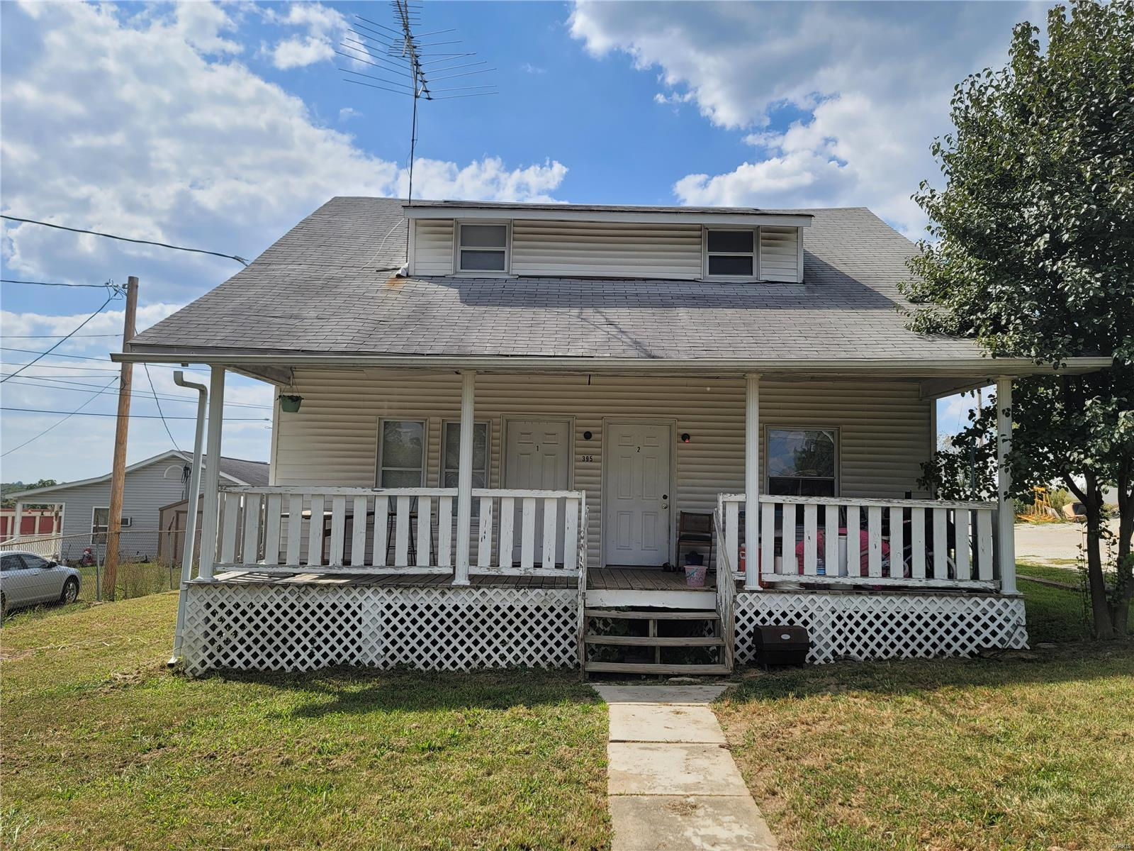 395 N Lay Avenue, St Clair, MO 63077