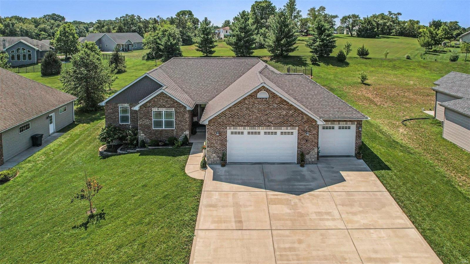 202 Cedar Berry Drive, Washington, MO 63090