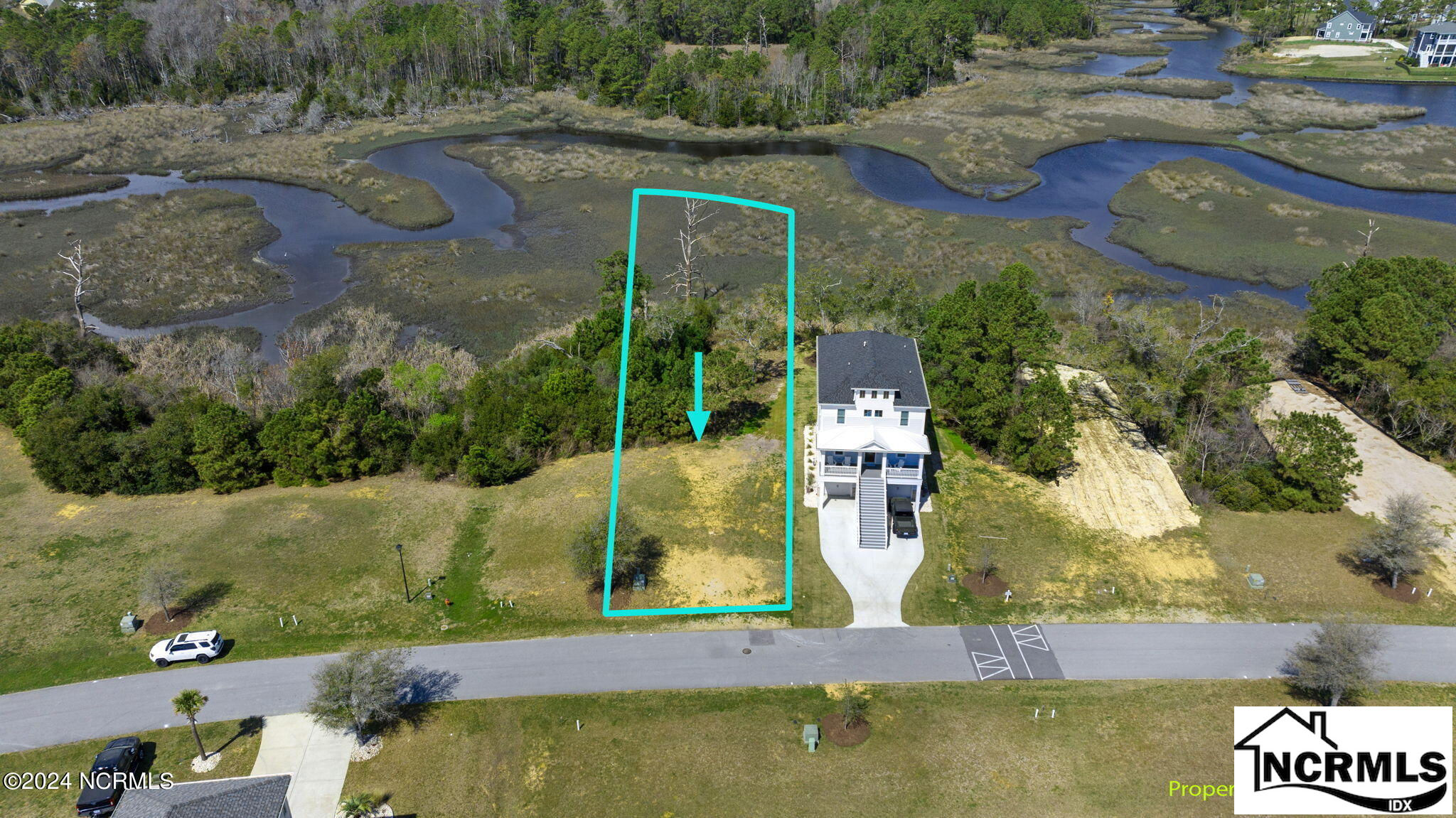 629 Cannonsgate Drive, Newport, NC 28570