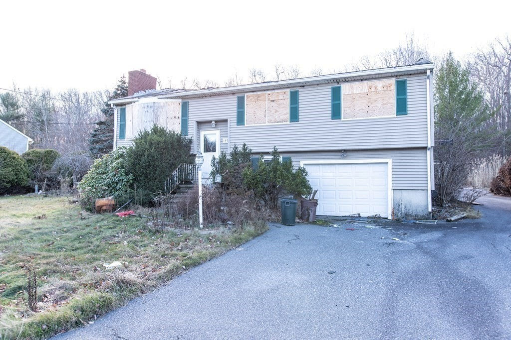 155 Woodburn Dr, Methuen, MA 01844