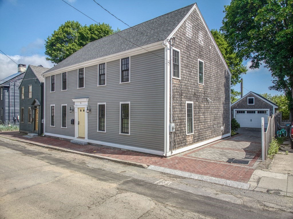 71 Middle St, Newburyport, MA 01950