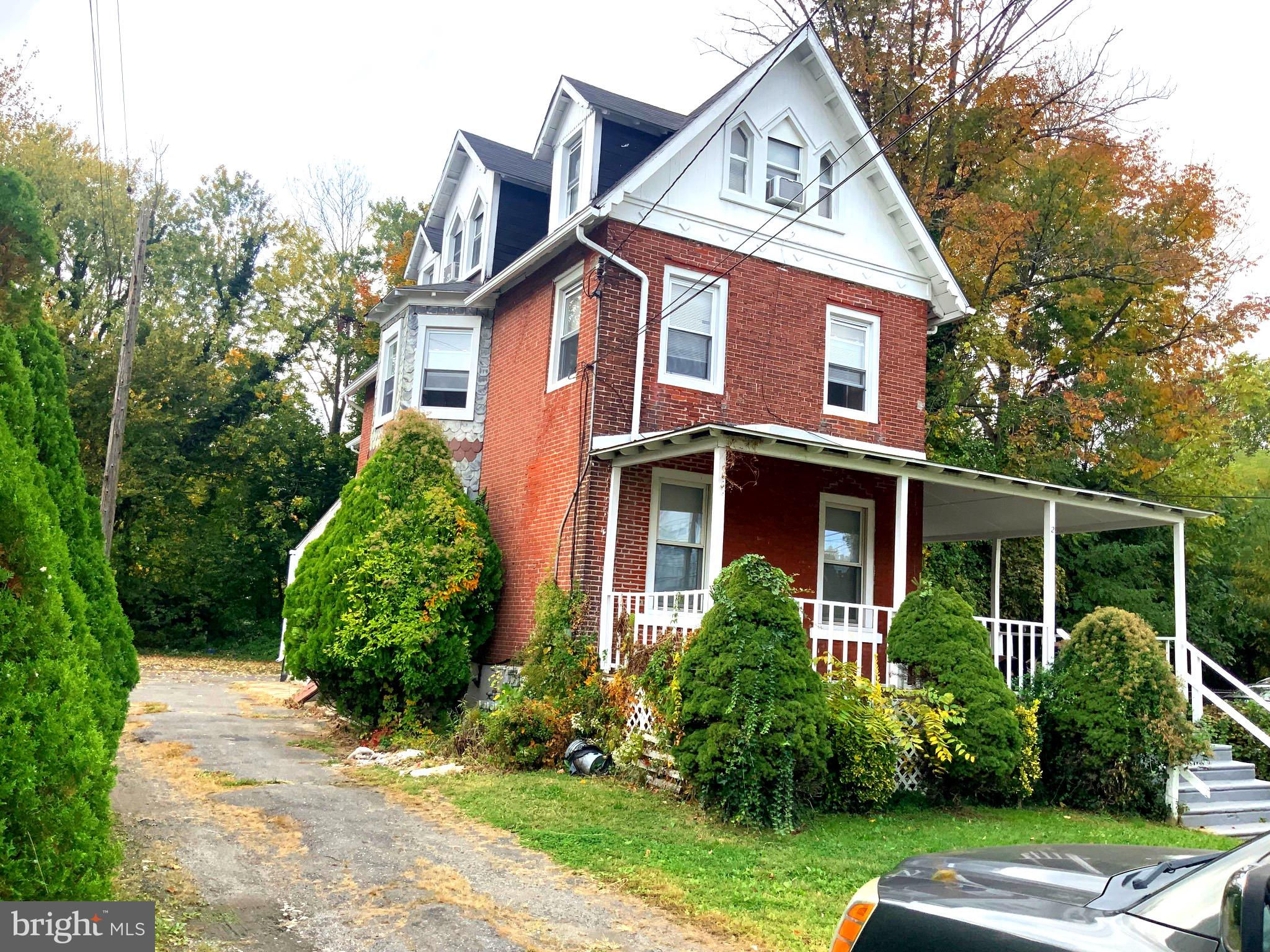 82 S Wycombe Avenue, Lansdowne, PA 19050 is now new to the market!