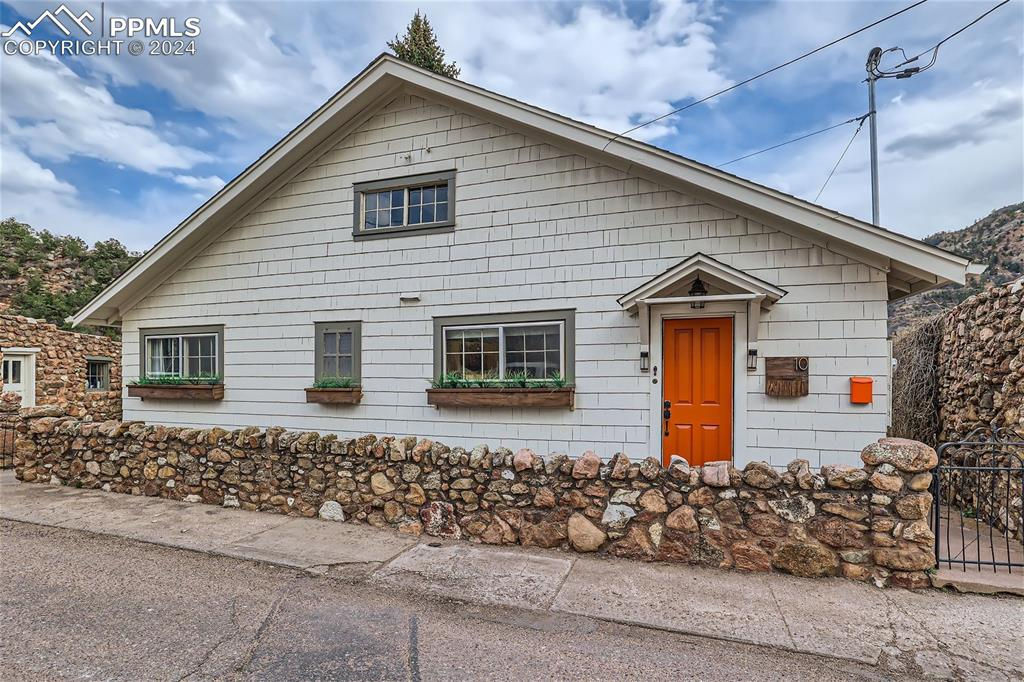 10 Dudley Road, Manitou Springs, CO 80829
