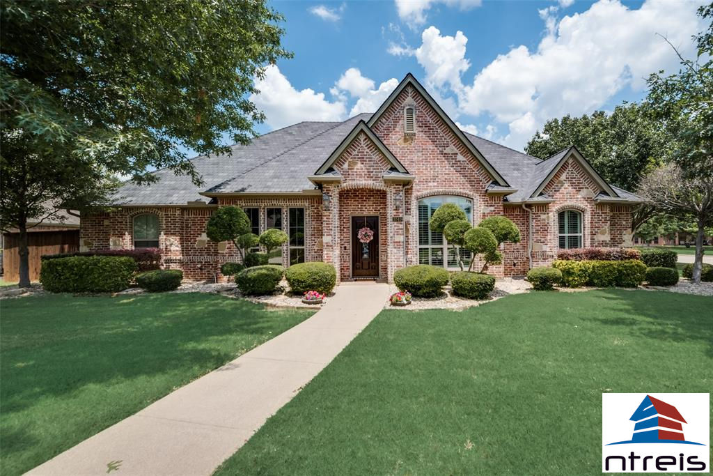 1040 Chesapeake Drive, Mansfield, TX 76063