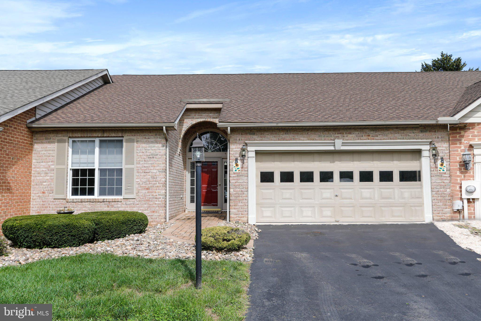 21 Bryn Mawr Court, Falling Waters, WV 25419