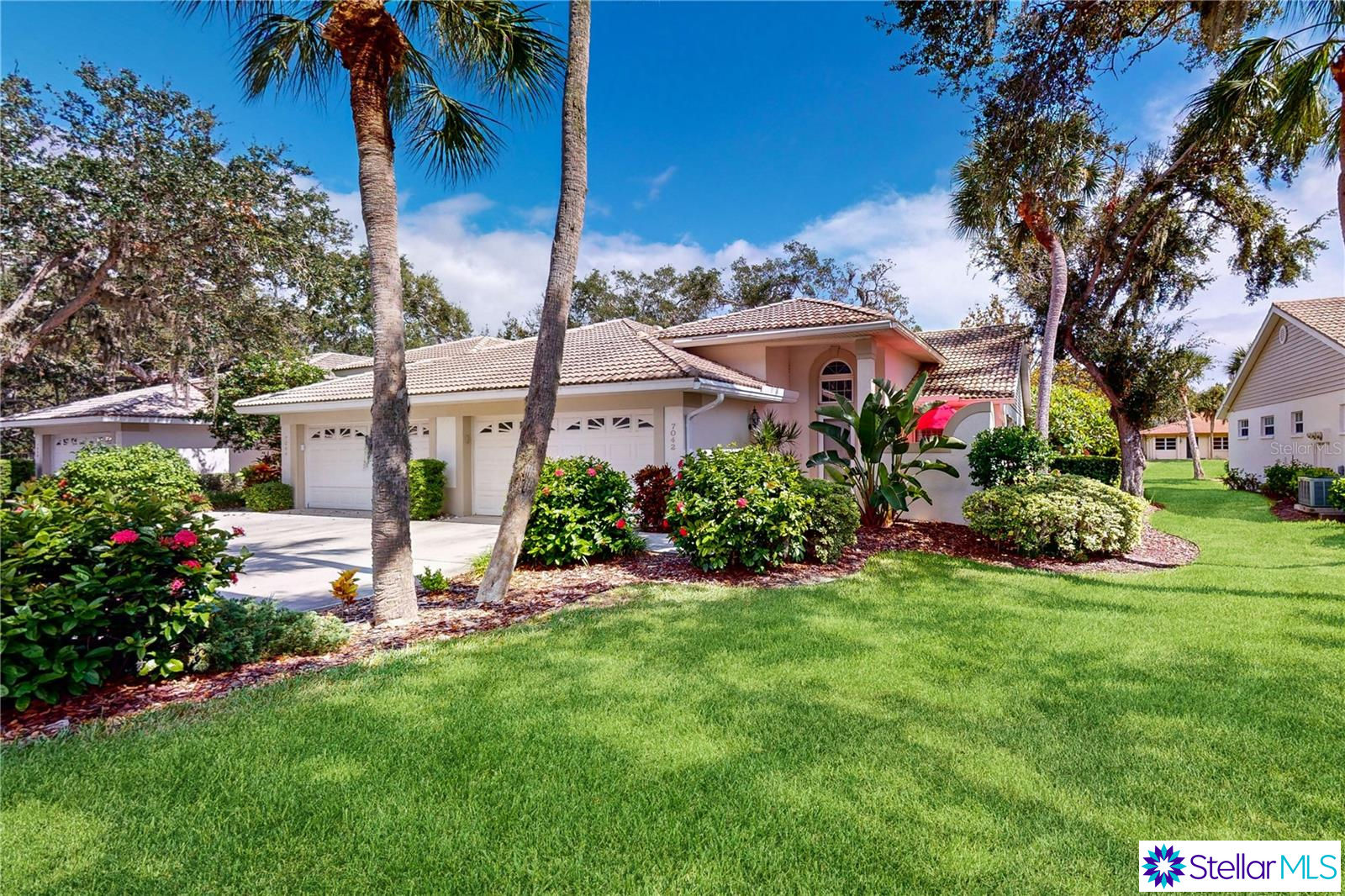 7042 Woodside Oaks Circle 10, Sarasota, FL 34231