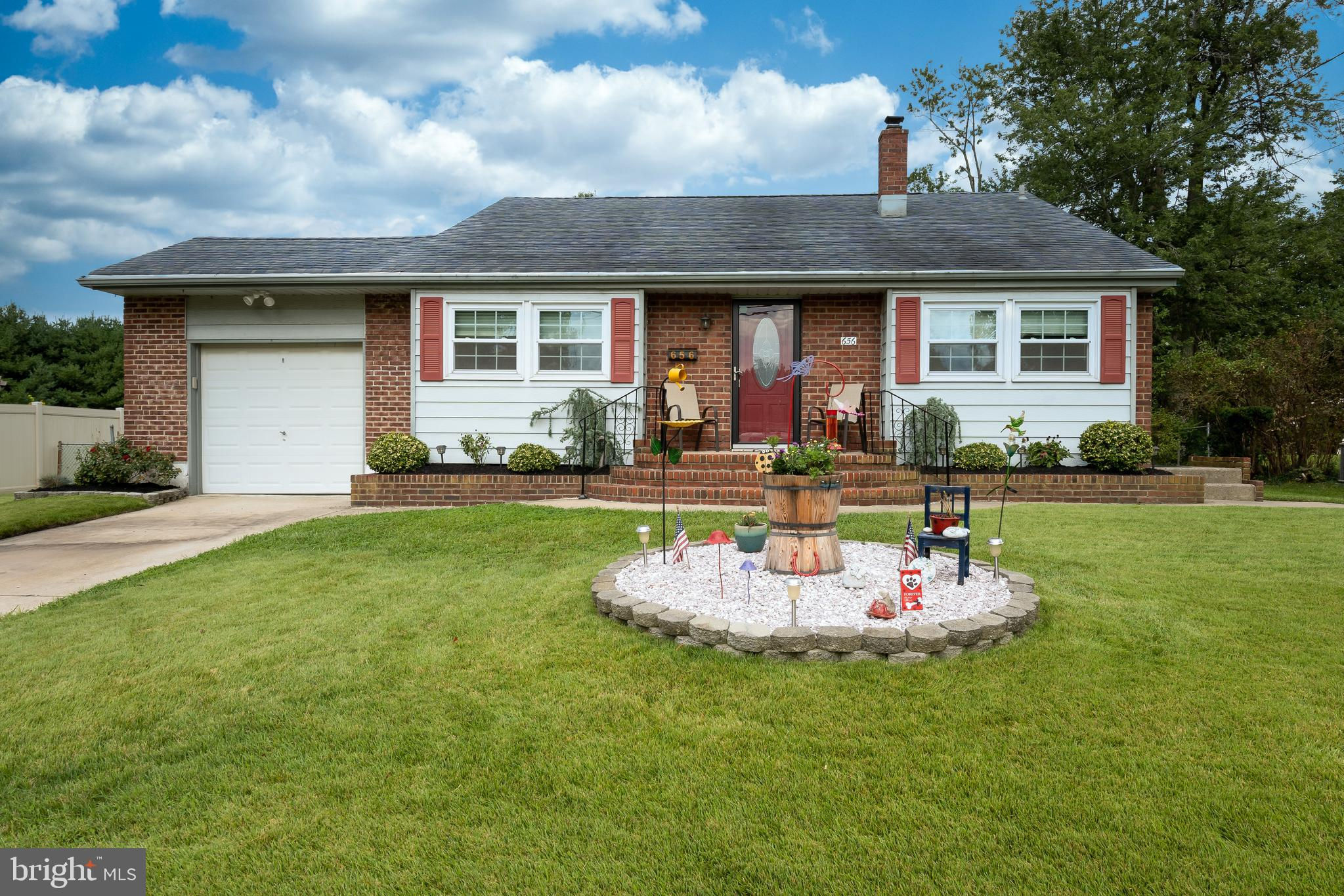 656 Sacramento Drive, Mantua, NJ 08051