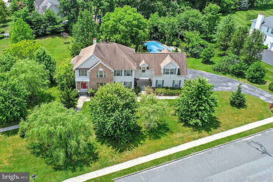 102 Hickory Court, Mullica Hill, NJ 08062