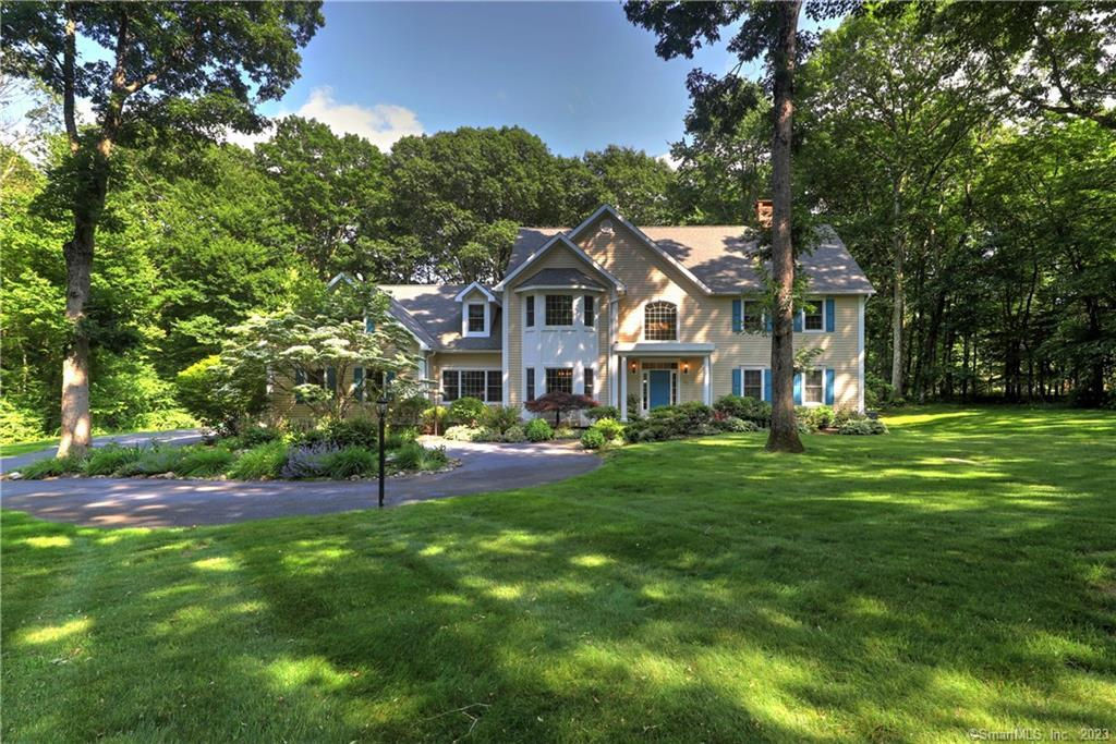 67 Dogwood Circle, Woodbridge, CT 06525