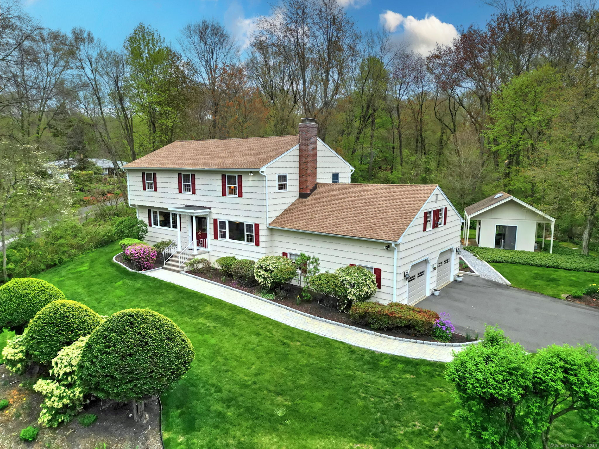 105 Pease Road, Woodbridge, CT 06525 is now new to the market! Judy