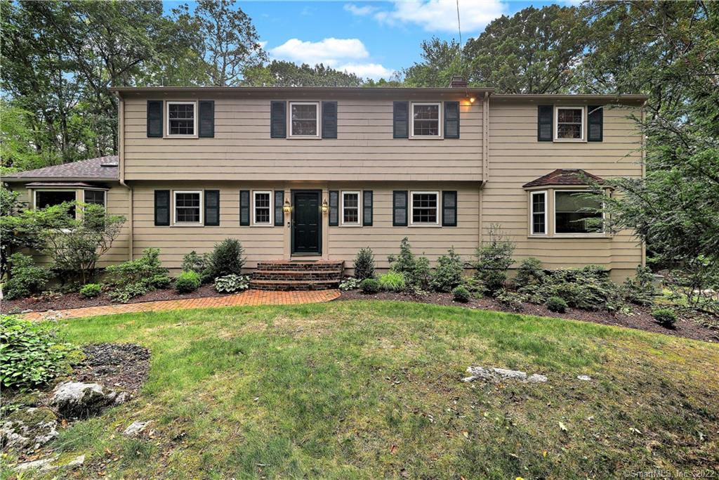 34 Hemlock Hollow Road, Woodbridge, CT 06525 is now new to the market