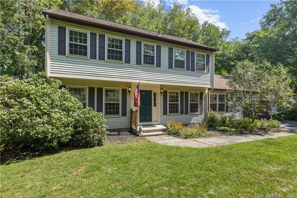 5 Fox Chase Lane, Old Lyme, CT 06371