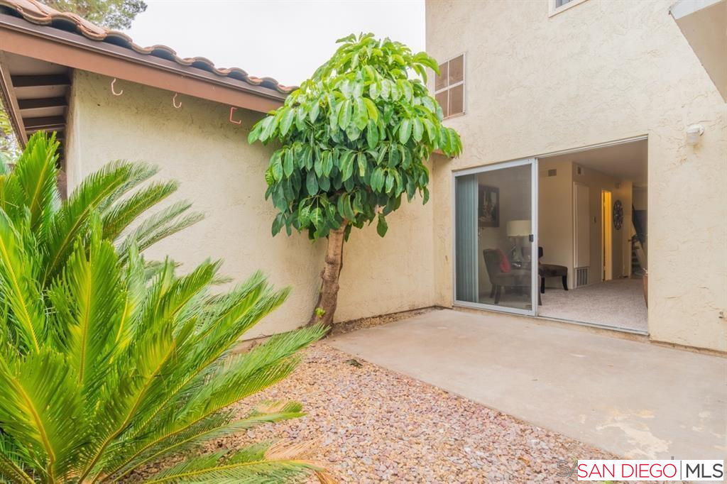 112 Espanas gln, Escondido, CA 92026